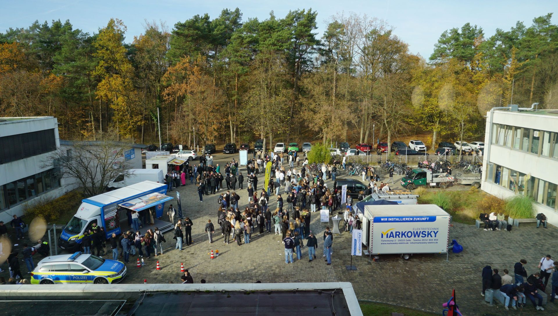 Schulhof - Berufsmesse - 2025 DSC019678